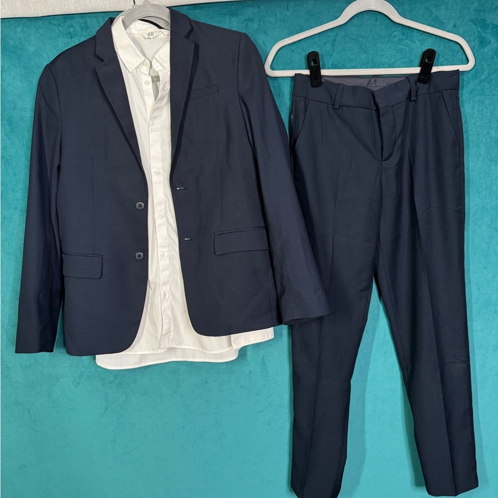 H&M Boys Navy Suit size 13/16